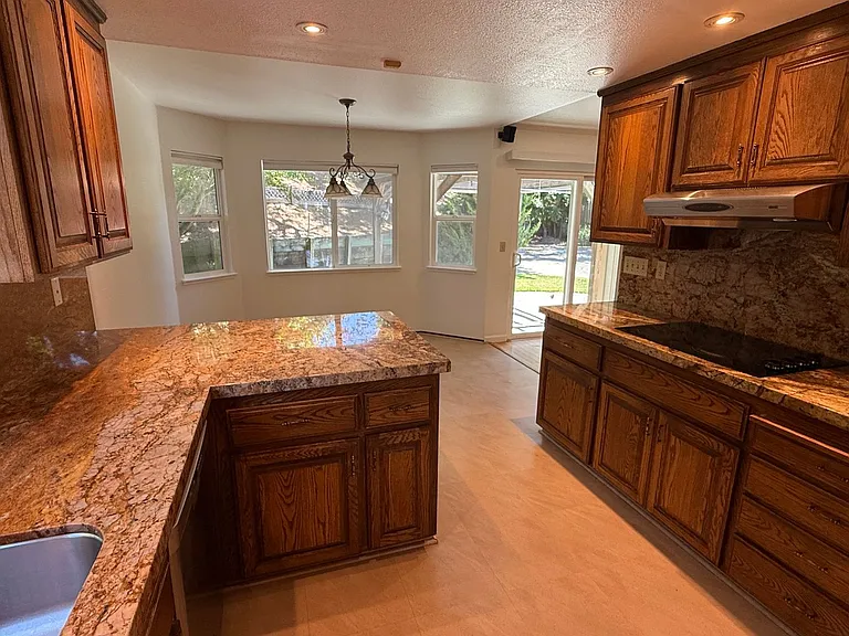 6252 Ridgemont Dr — Photo 25