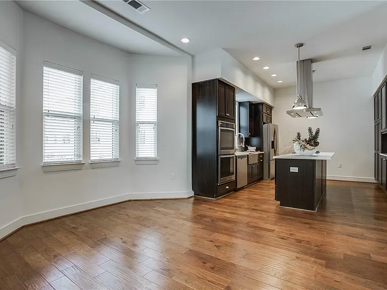 2500 State St #1112 — Photo 33