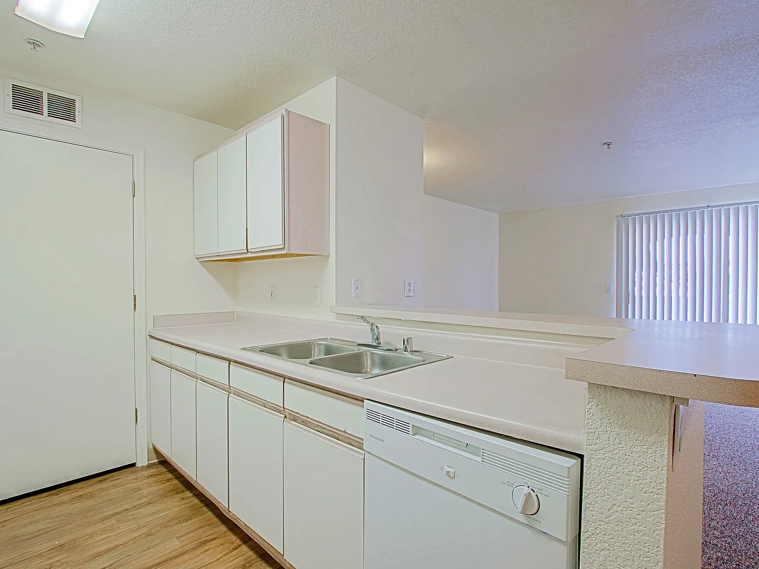 Villa Nueva — Photo 2