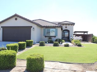 7413 Carson River Rd, Bakersfield, CA 93311