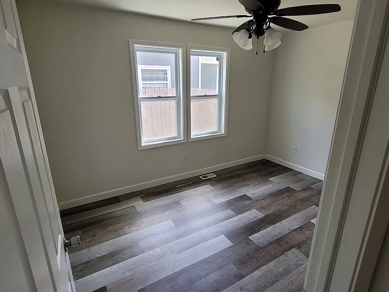 1705 S Ellis Ave — Photo 8