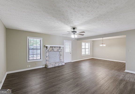 3rd image of 114 Oak Cir S