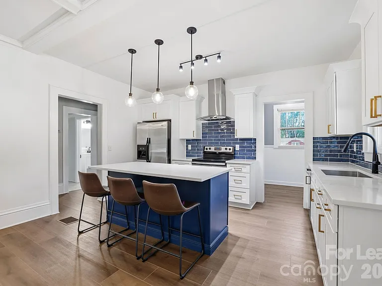 525 W 3rd Ave — Photo 8