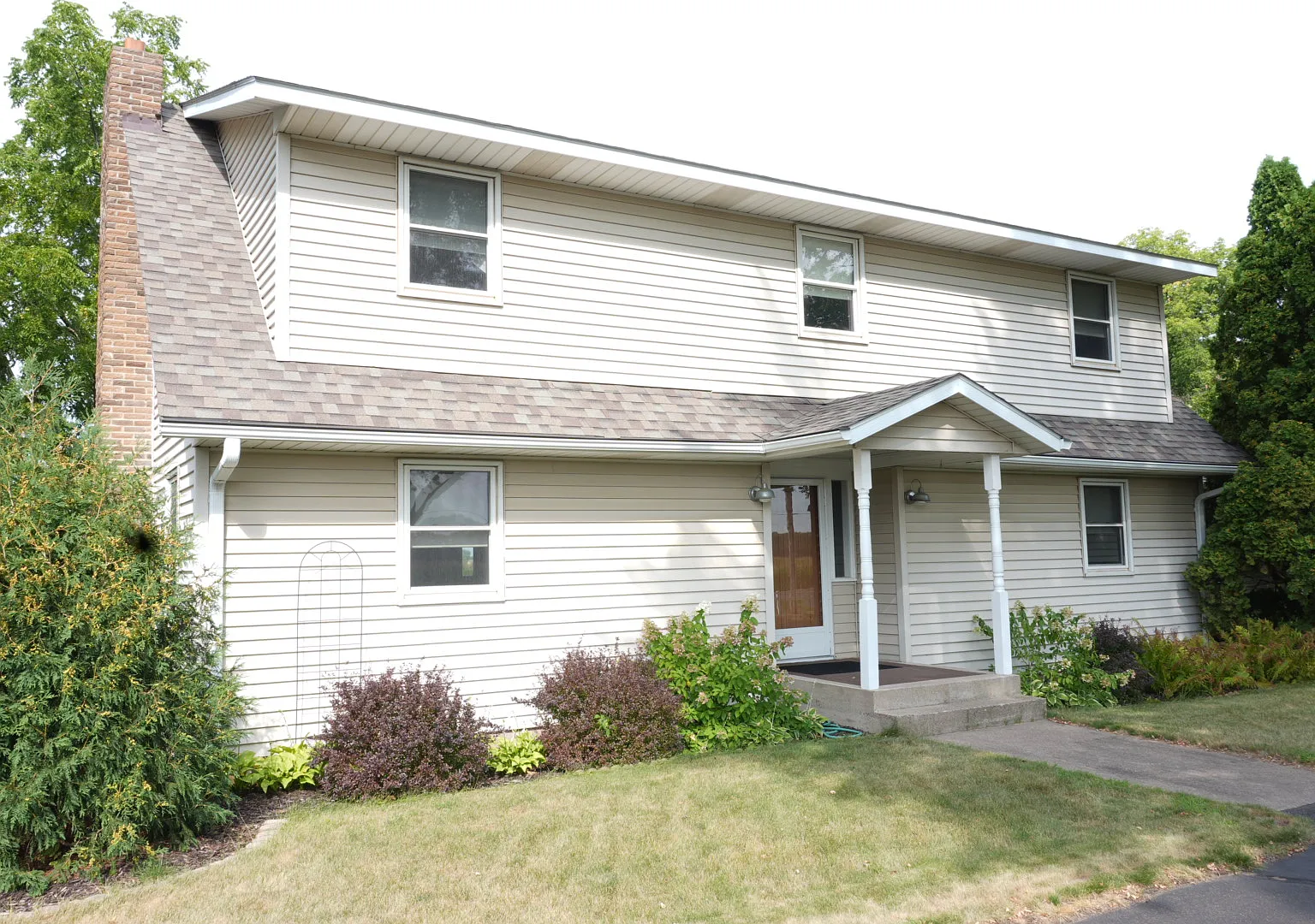 3 bed, 2.5 bath, 1890 sqft, $2,500 — Photo 1
