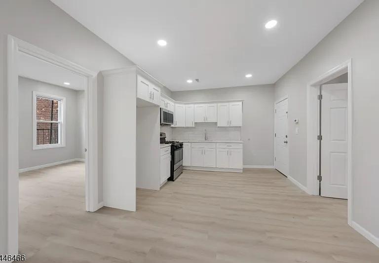 59 Henry St #C1 — Photo 1