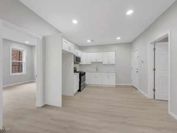 59 Henry St, Passaic, NJ