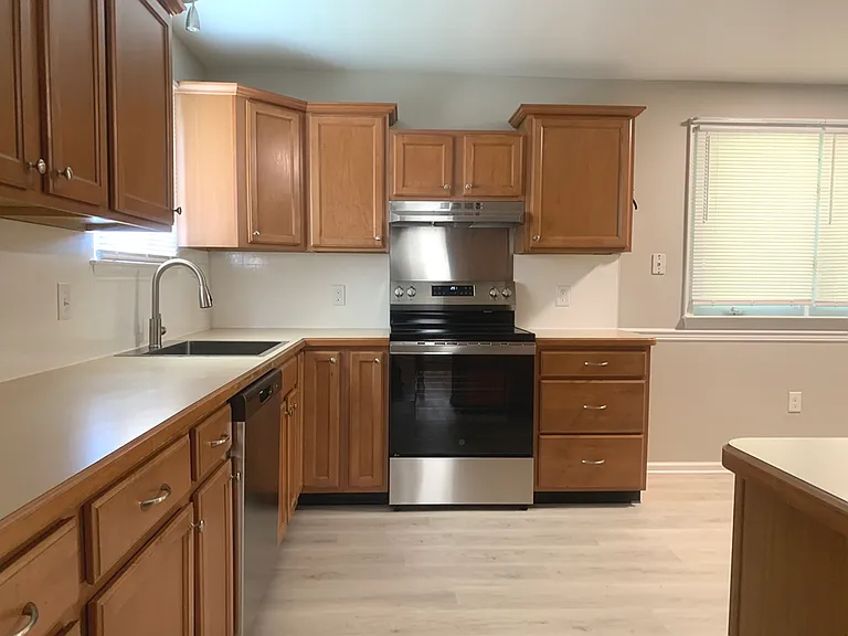 517 Garrick Rd — Photo 17