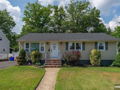 527 Lyster Ave, Saddle Brook, NJ, 07663