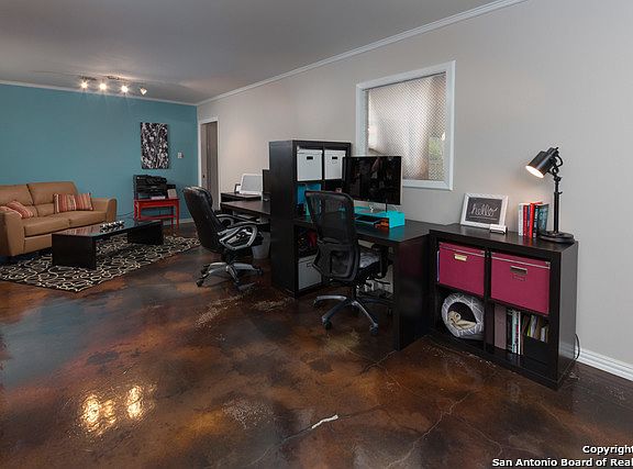 4th image of 9506 Lantana Dr