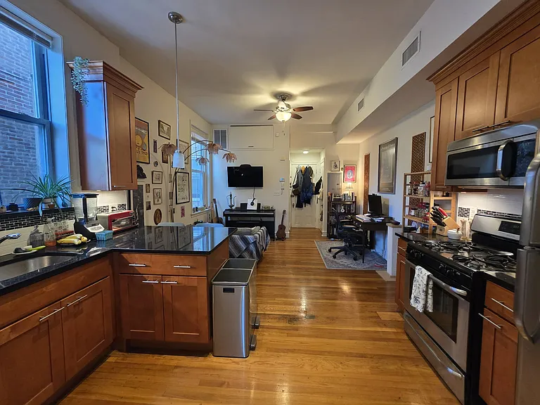 4115 Pine St #2R — Photo 3