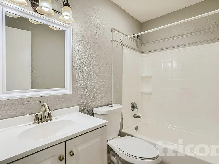 6198 Arcade Ct — Photo 9