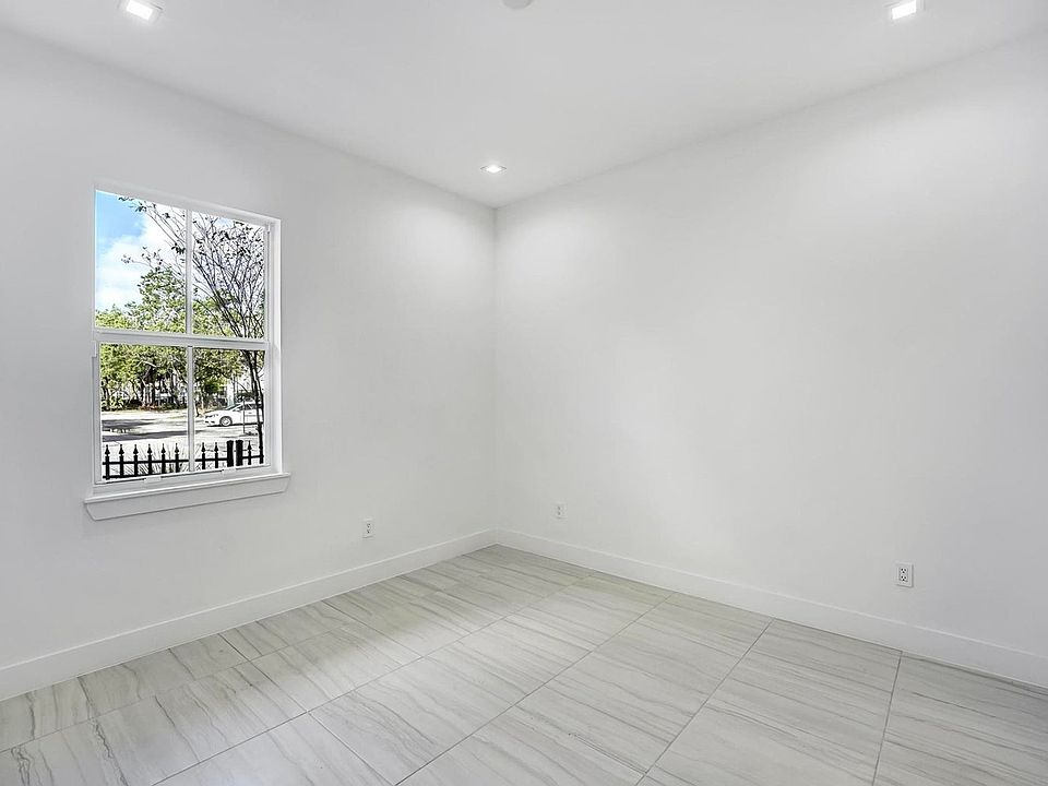 1st image of 51 NW 4th Ave #51
