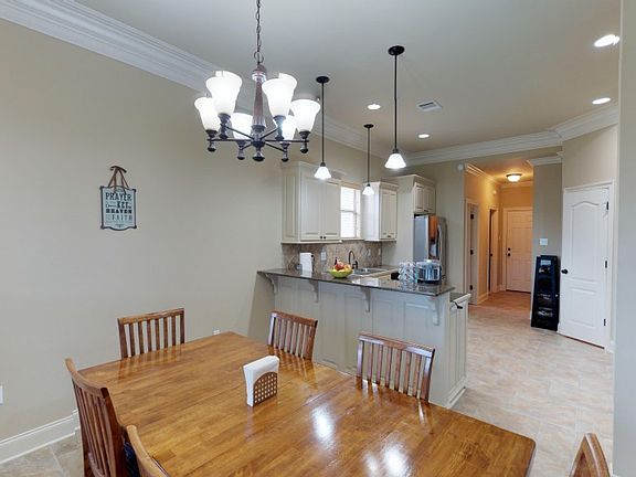 4th image of 16483 Winborne Blvd