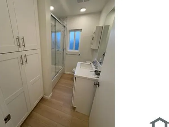 3961 Hillcrest Dr, Los Angeles, CA