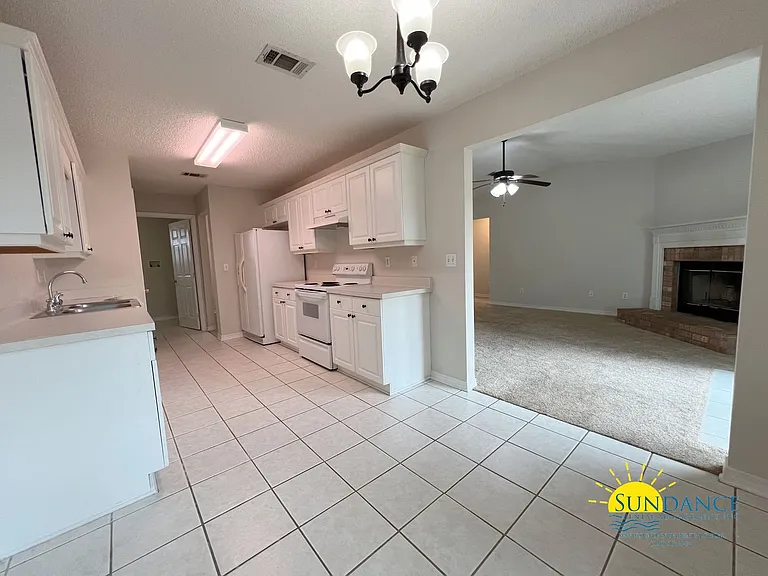 223 Westview Dr — Photo 5