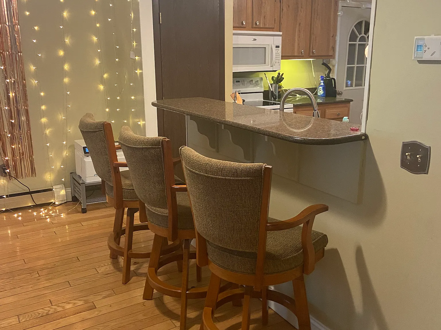 4 bed, 2.5 bath, 1576 sqft, $4,600 — Photo 3