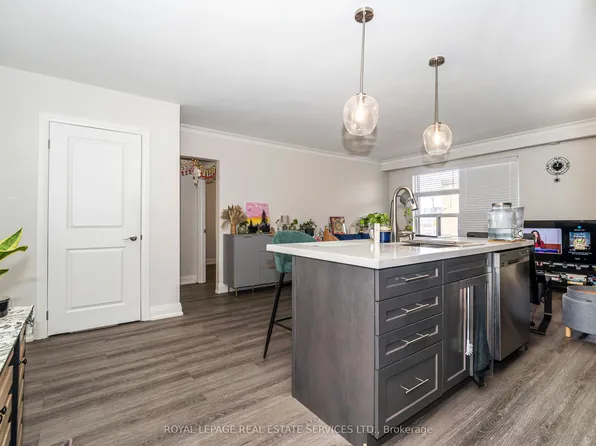 2637 Keele St E, Toronto, ON