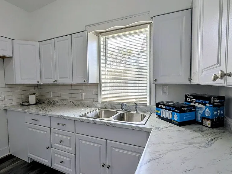 7315 S Kenwood Ave — Photo 3