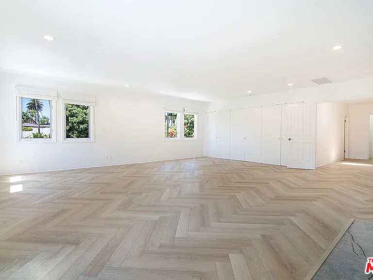 508 N Canon Dr — Photo 15