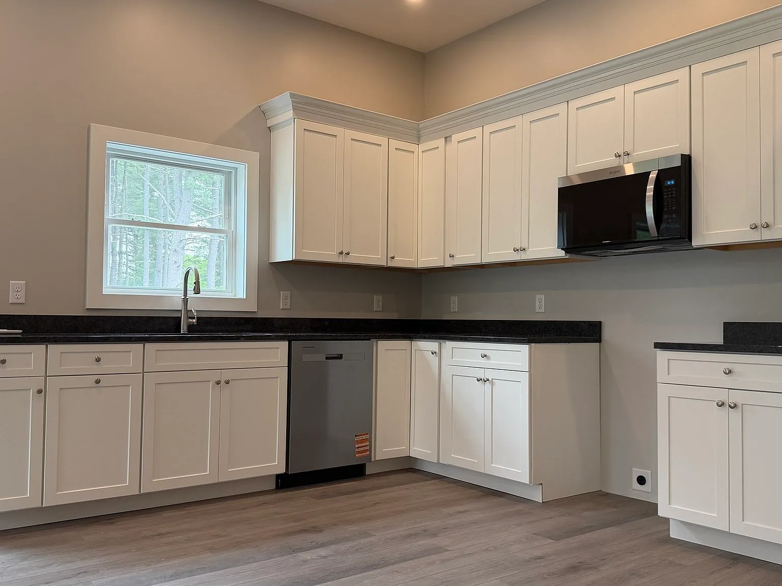 2 bed, 1.0 bath, 1200 sqft, $2,500 — Photo 1