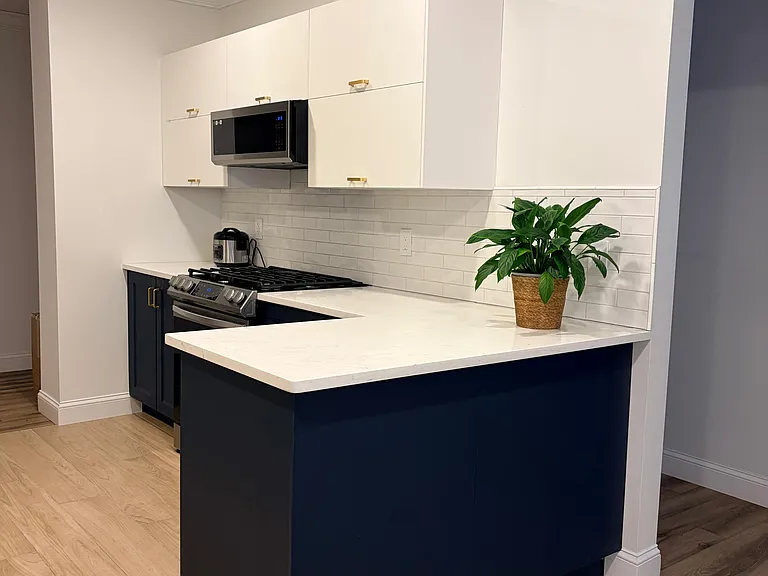 10 Nosband Ave #1A — Photo 3