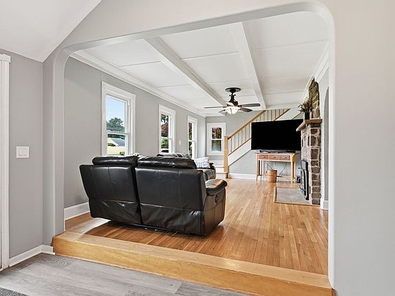 4th image of 142 Cooper St