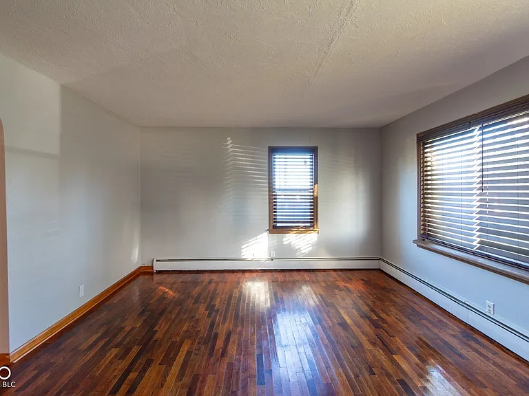 2510 W 38th St — Photo 3