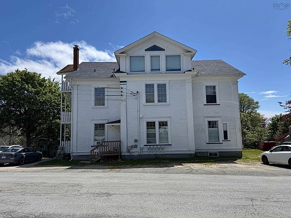 4th image of 6 Chipman Ln
