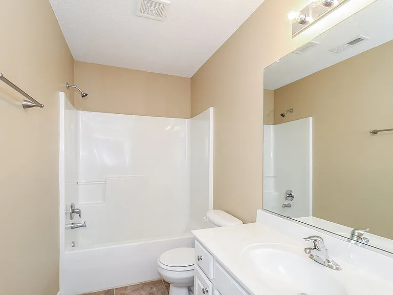 300 Creekview Dr — Photo 22