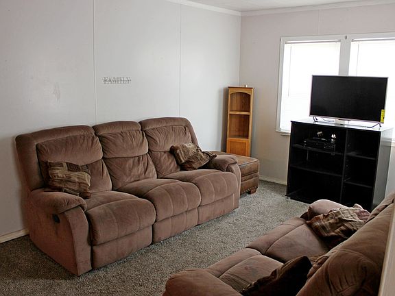 2nd image of 1239 S Sheridan Dr
