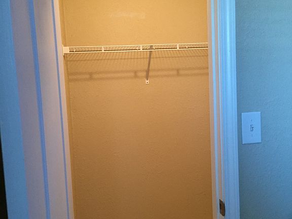Master closet 1
