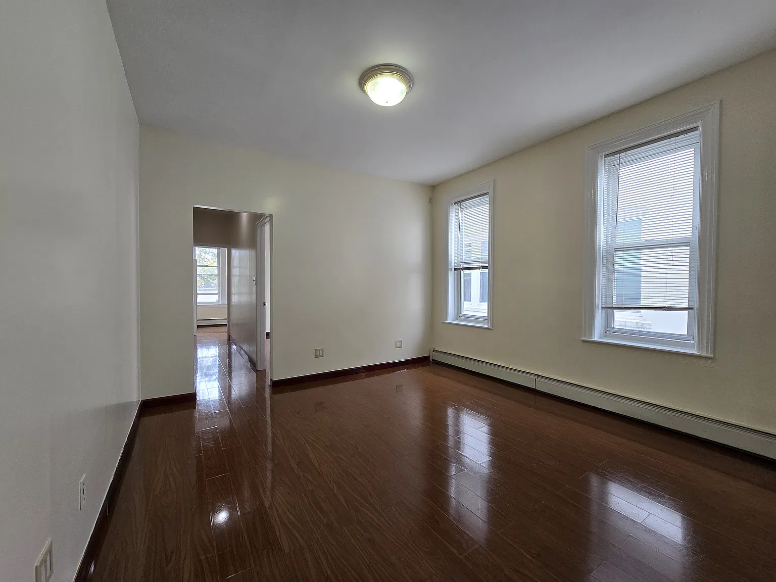 3 bed, 1150 sqft, $2,900 — Photo 3