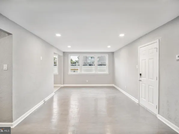 2137 Bryn Mawr Ave #3R, Philadelphia, PA 19131