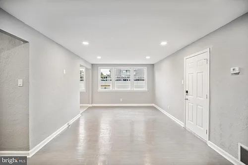2137 Bryn Mawr Ave #3R Photo 1 2137 Bryn Mawr Ave #3R Photo 1