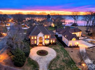 18326 Bowsprit Pointe Rd, Cornelius, NC 28031