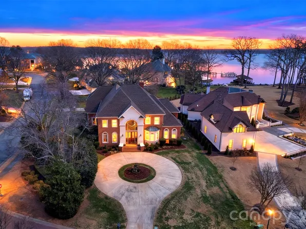 18326 Bowsprit Pointe Rd, Cornelius, NC 28031