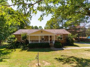470 Crooked Oak Dr, Lenoir City, TN 37771