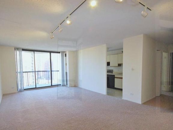 3rd image of 1116 Lasalle St #601