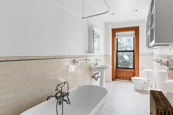 Rented by Corcoran | media 12