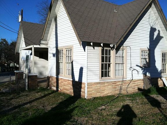 2nd image of 628 Woodbine Ave