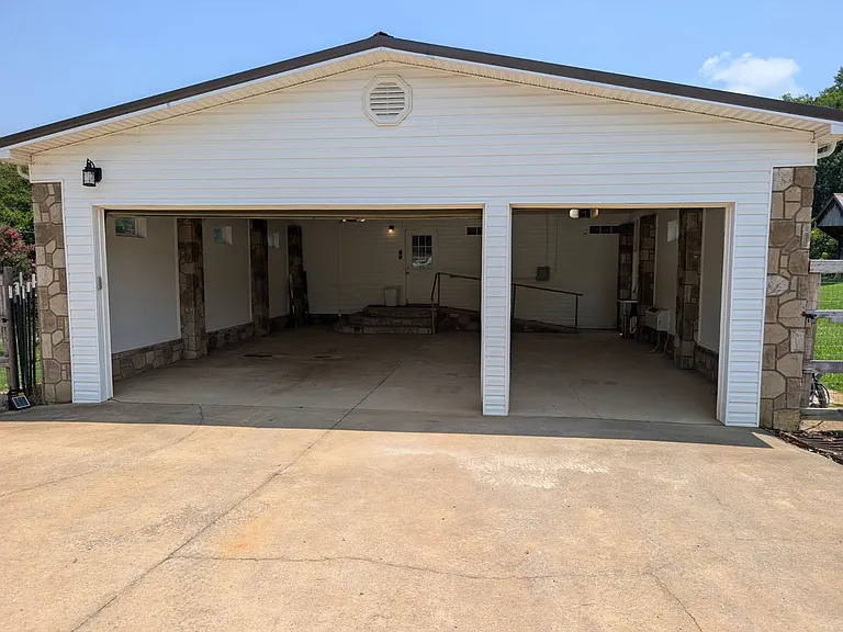 1055 Gunter Corner Rd — Photo 46