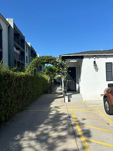 1st image of 3706 Glendon Ave
