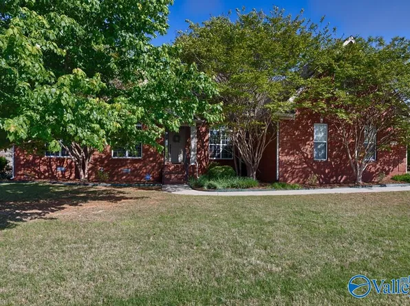 126 Tall Sky Ln, Huntsville, AL 35806