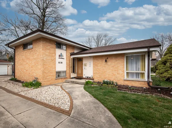 838 S Euclid Ave, Villa Park, IL 60181