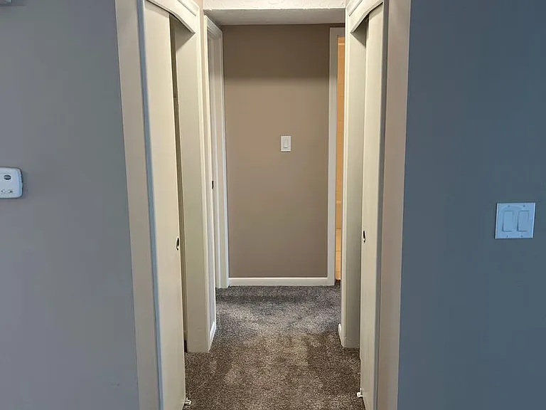 Bristol Square Apartments — Photo 82
