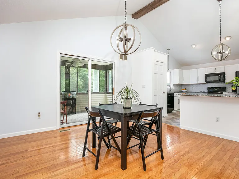 80 Lancaster Dr — Photo 7