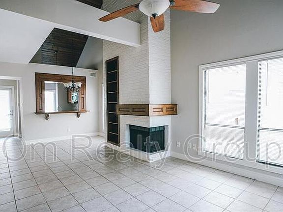 5th image of 4144 Greystone Way APT 104