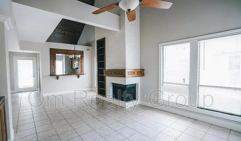 4144 Greystone Way #104 — Photo 5