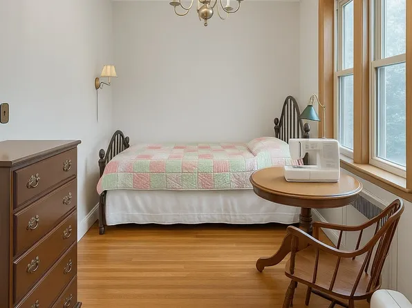 1560 East 18th Street image 8 of 11