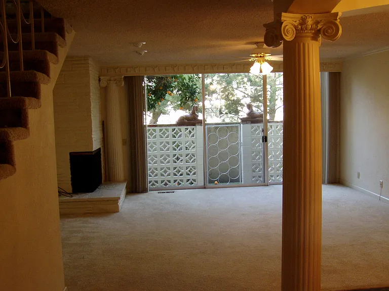 6016 S Land Park Dr — Photo 2